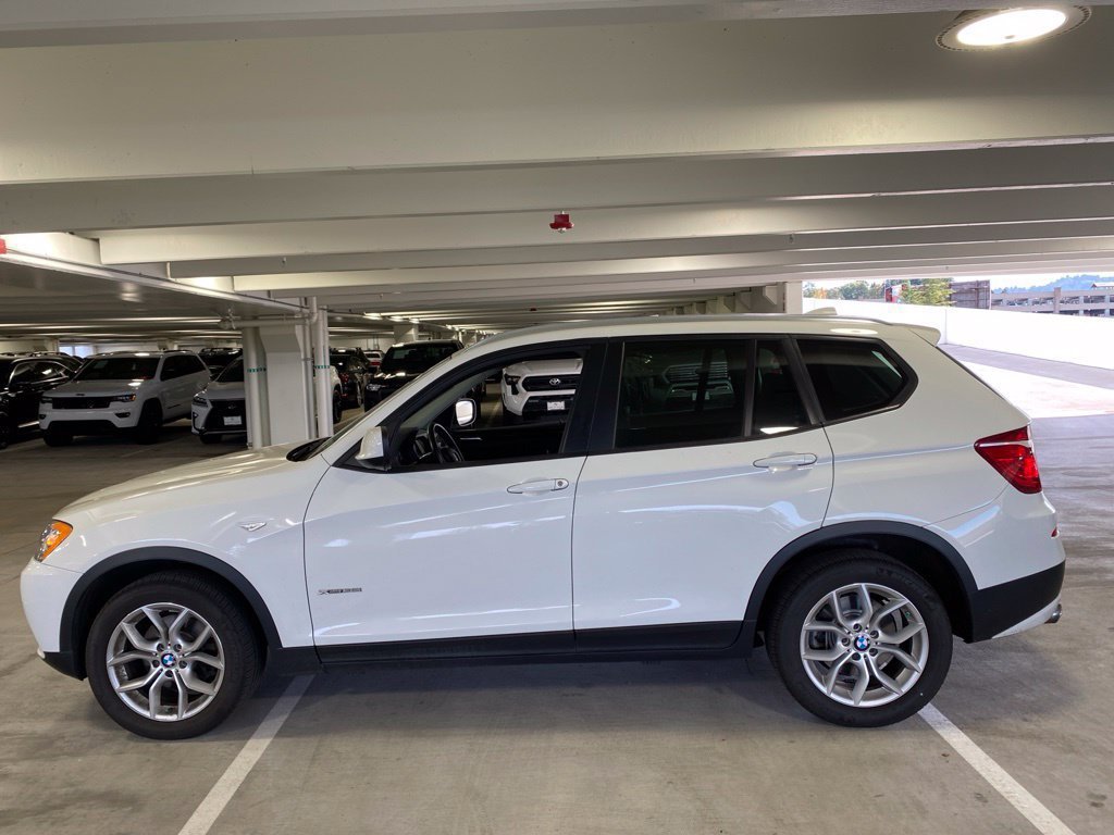 Used 2014 Alpine White BMW xDrive35i image 2