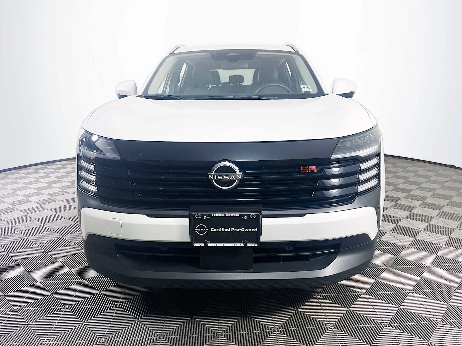 Certified Used 2025 Aspen White Tricoat Nissan SR image 2