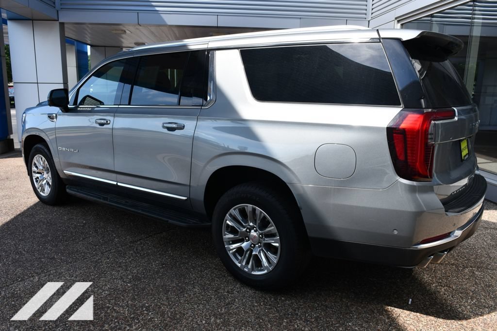 Used 2025 Sterling Metallic GMC Denali image 4