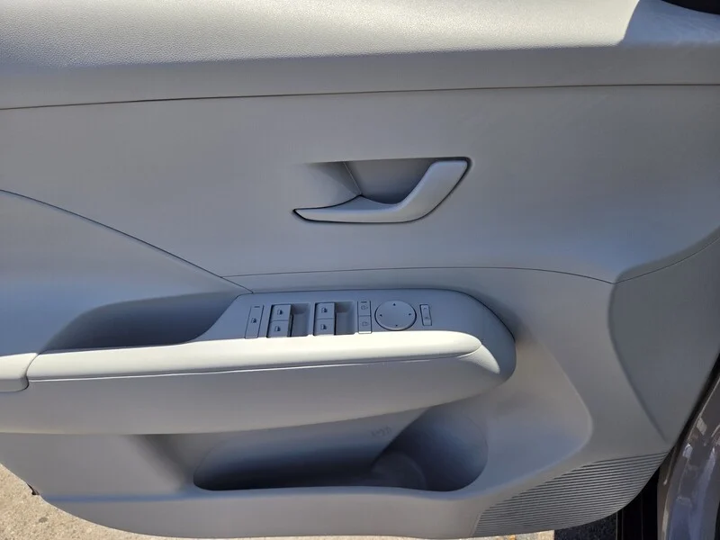 Used 2024 Cyber Gray Metallic HYUNDAI SEL FWD image 13
