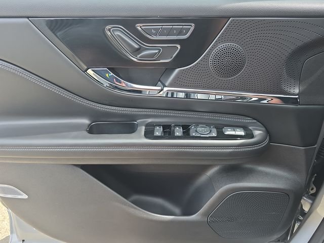 Used 2024 Silver Lincoln Grand Touring image 18