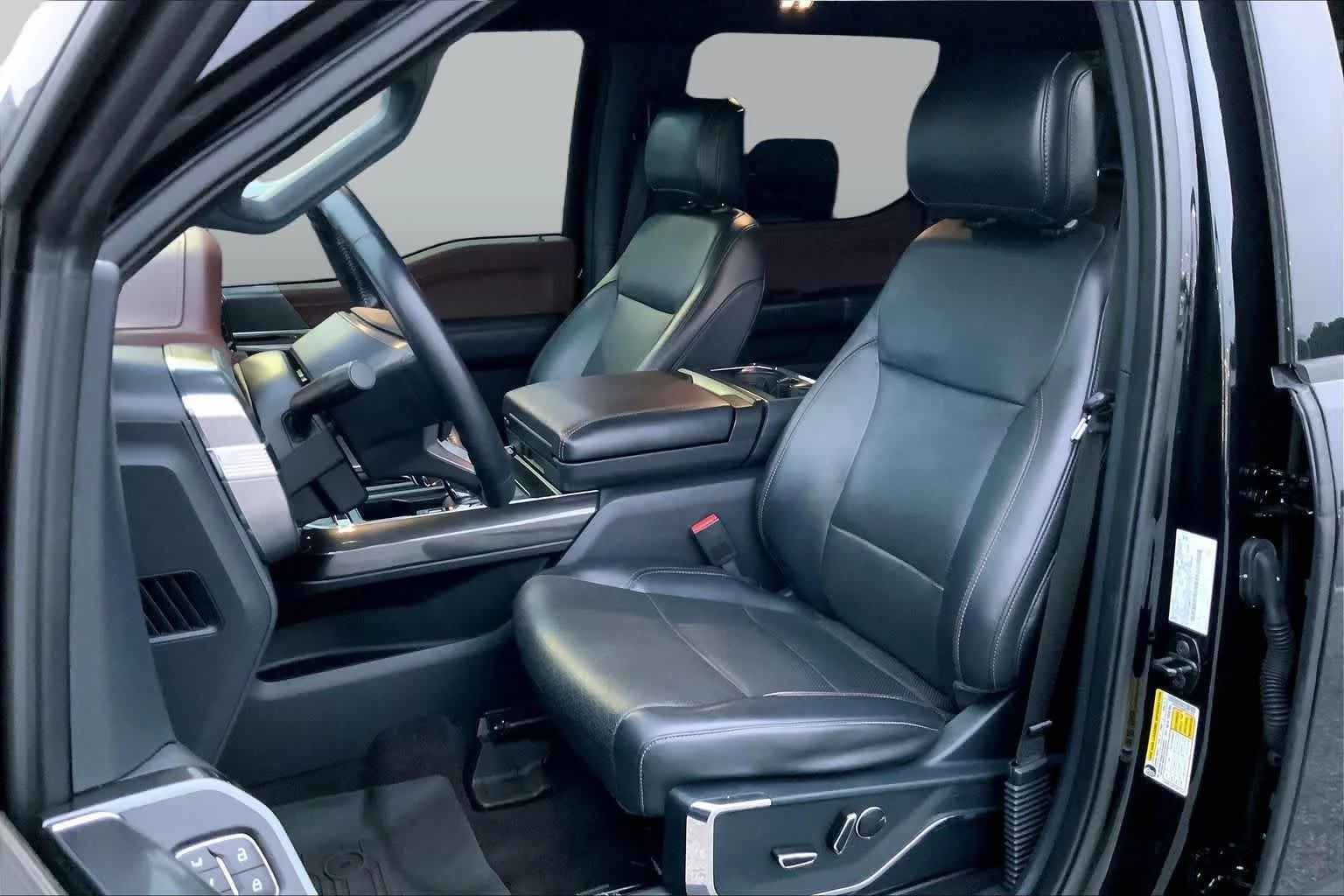 Used 2021 Agate Black Ford LARIAT image 7