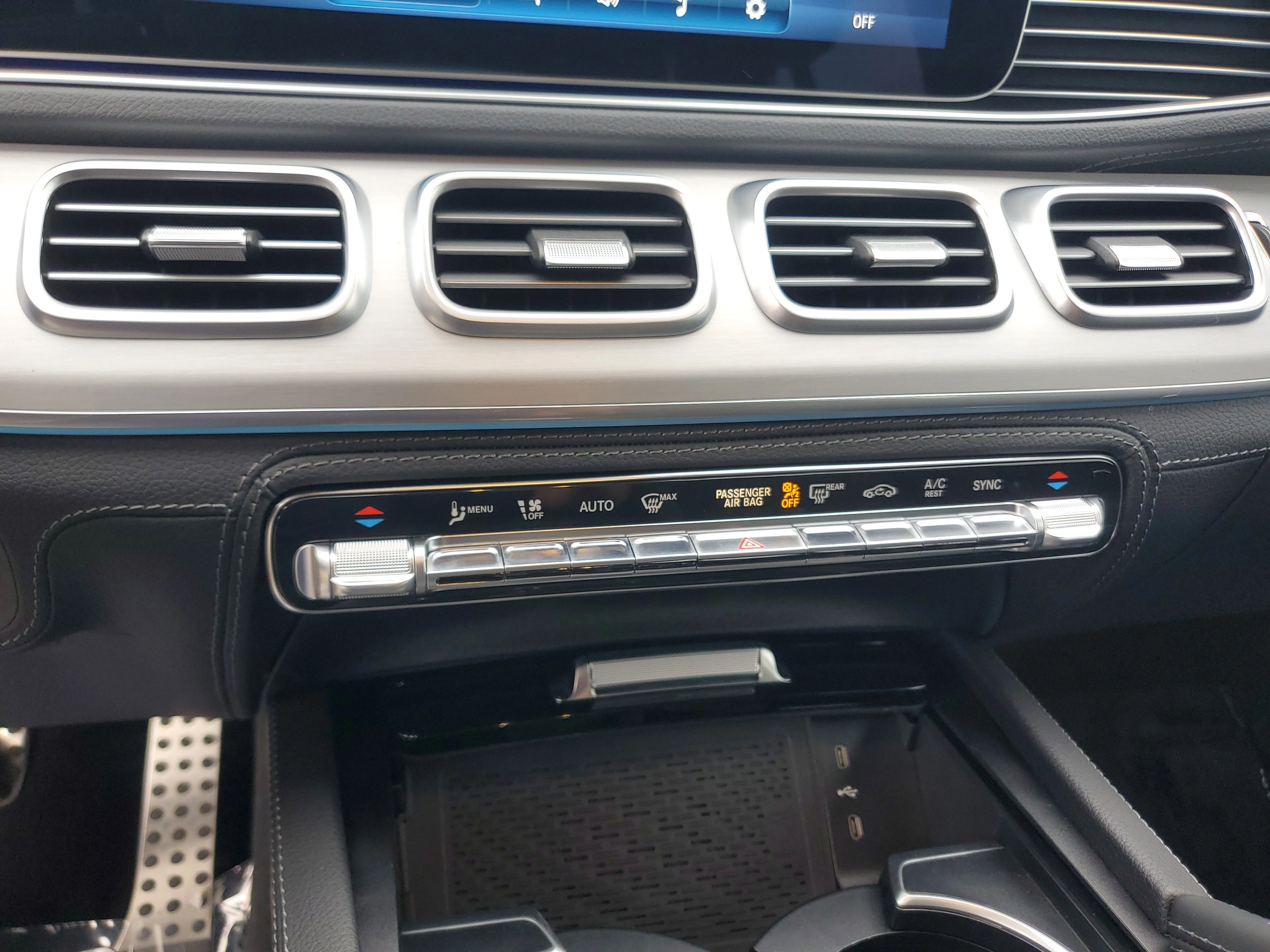 Certified Used 2024  Mercedes-Benz GLE 53 AMG® image 22