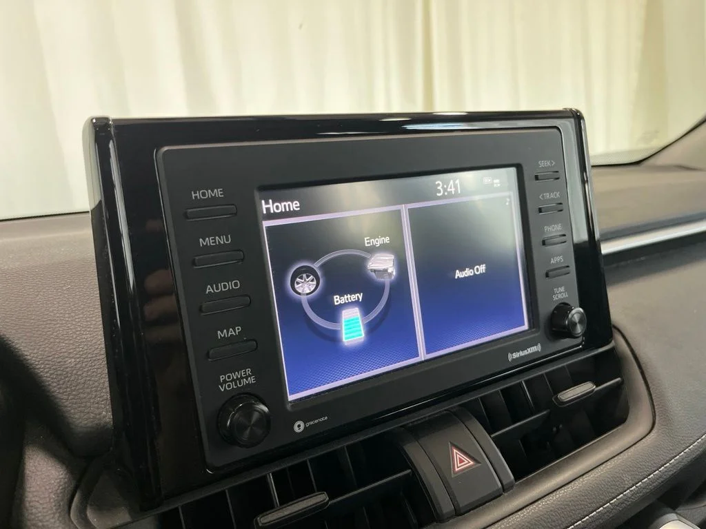 Used 2021  Toyota XLE image 11