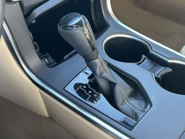Used 2016  Toyota LE image 29