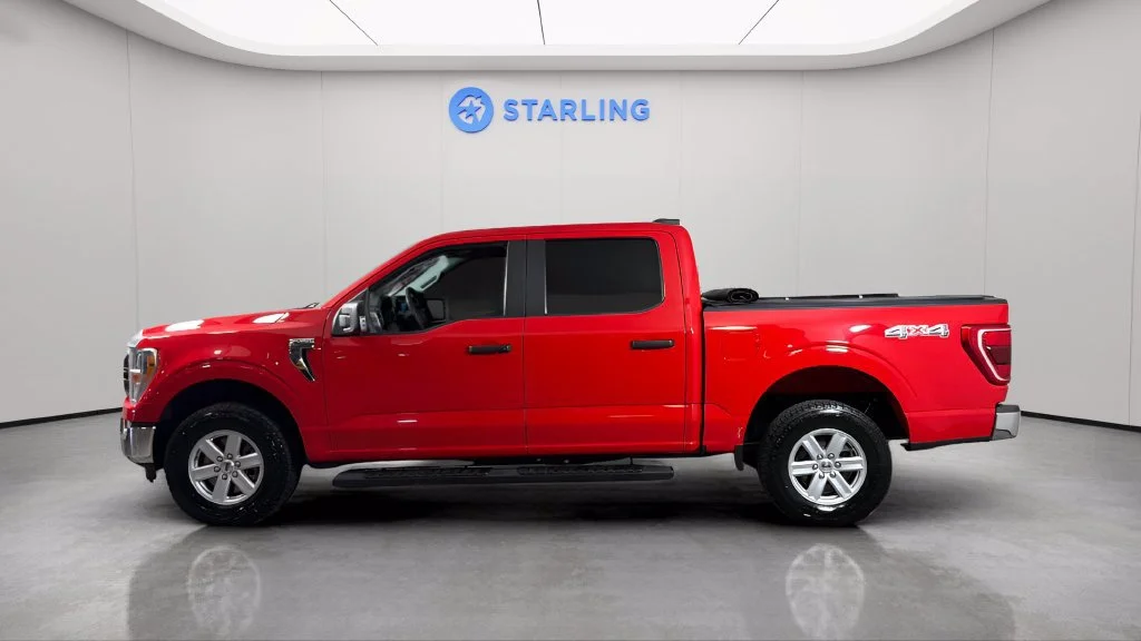 Used 2021  Ford XL image 3