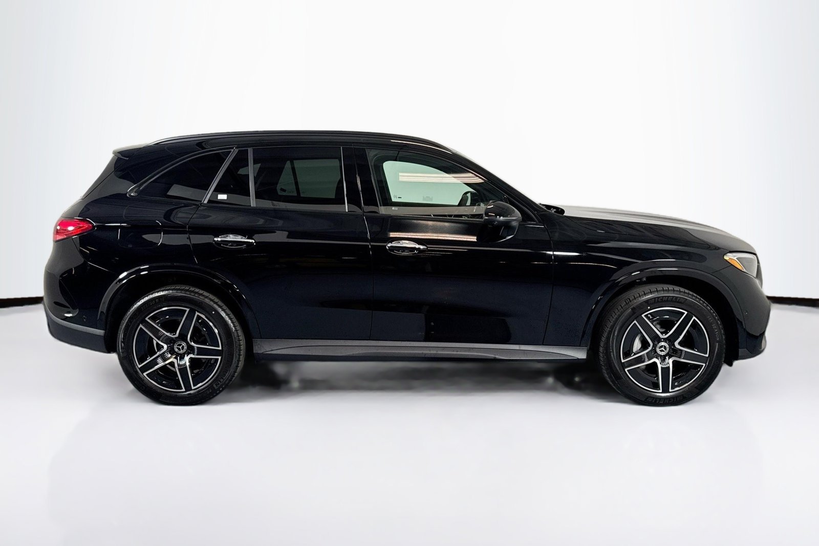 New 2026 Black Mercedes-Benz GLC 300 image 4