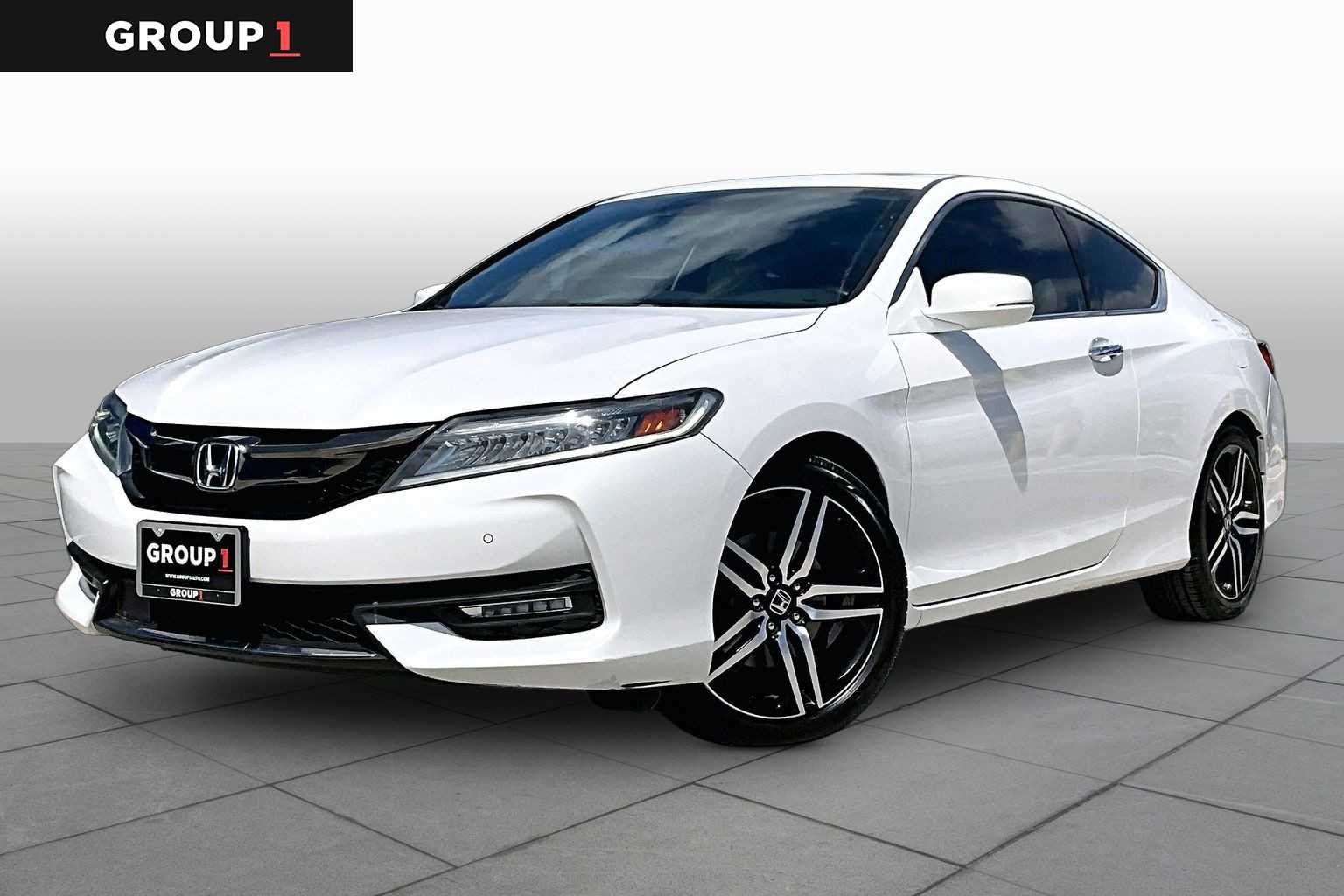 2017 Honda Accord Touring Auto's photo
