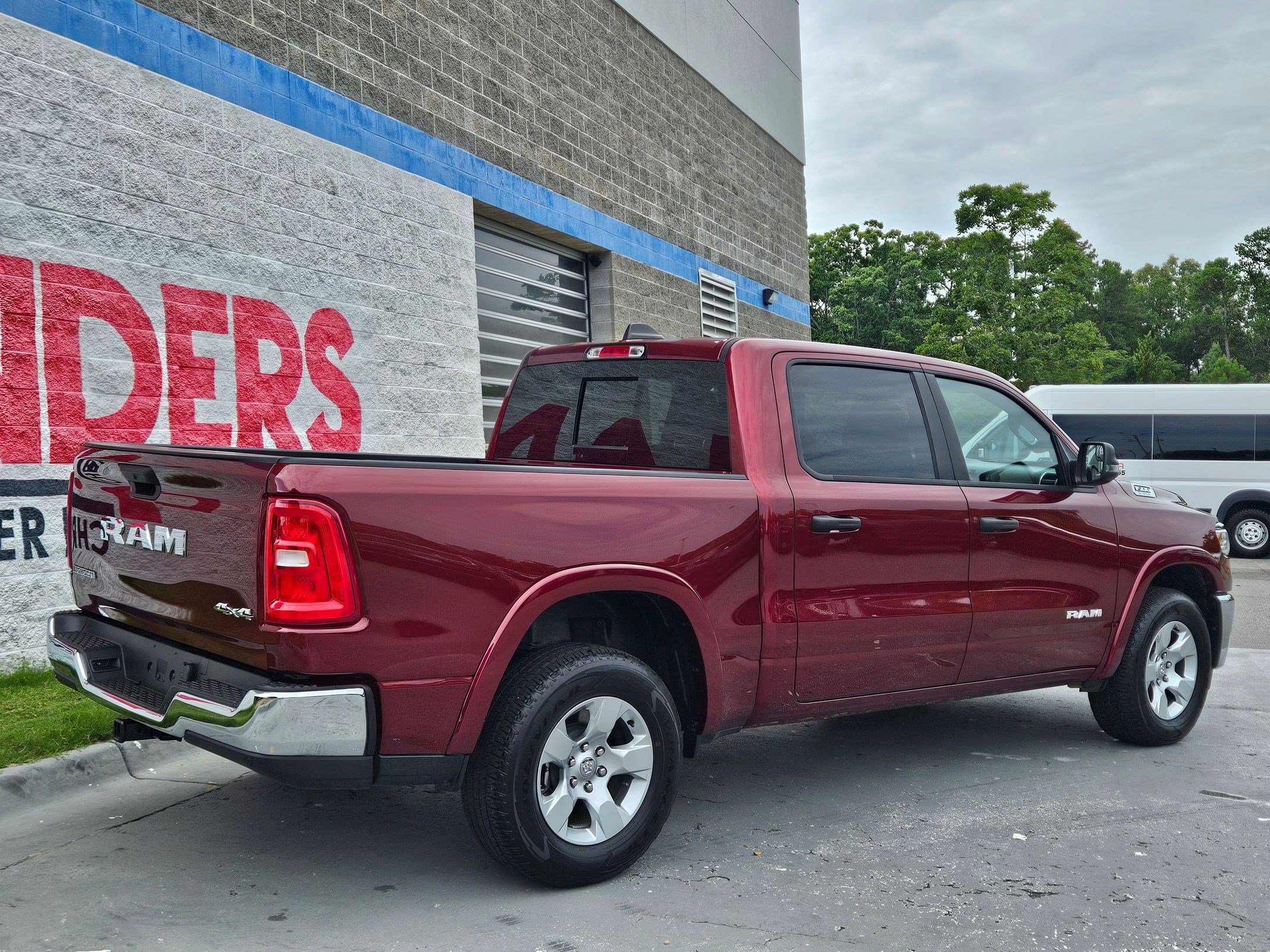 Used 2025 Delmonico Red Pearlcoat RAM Big Horn image 7