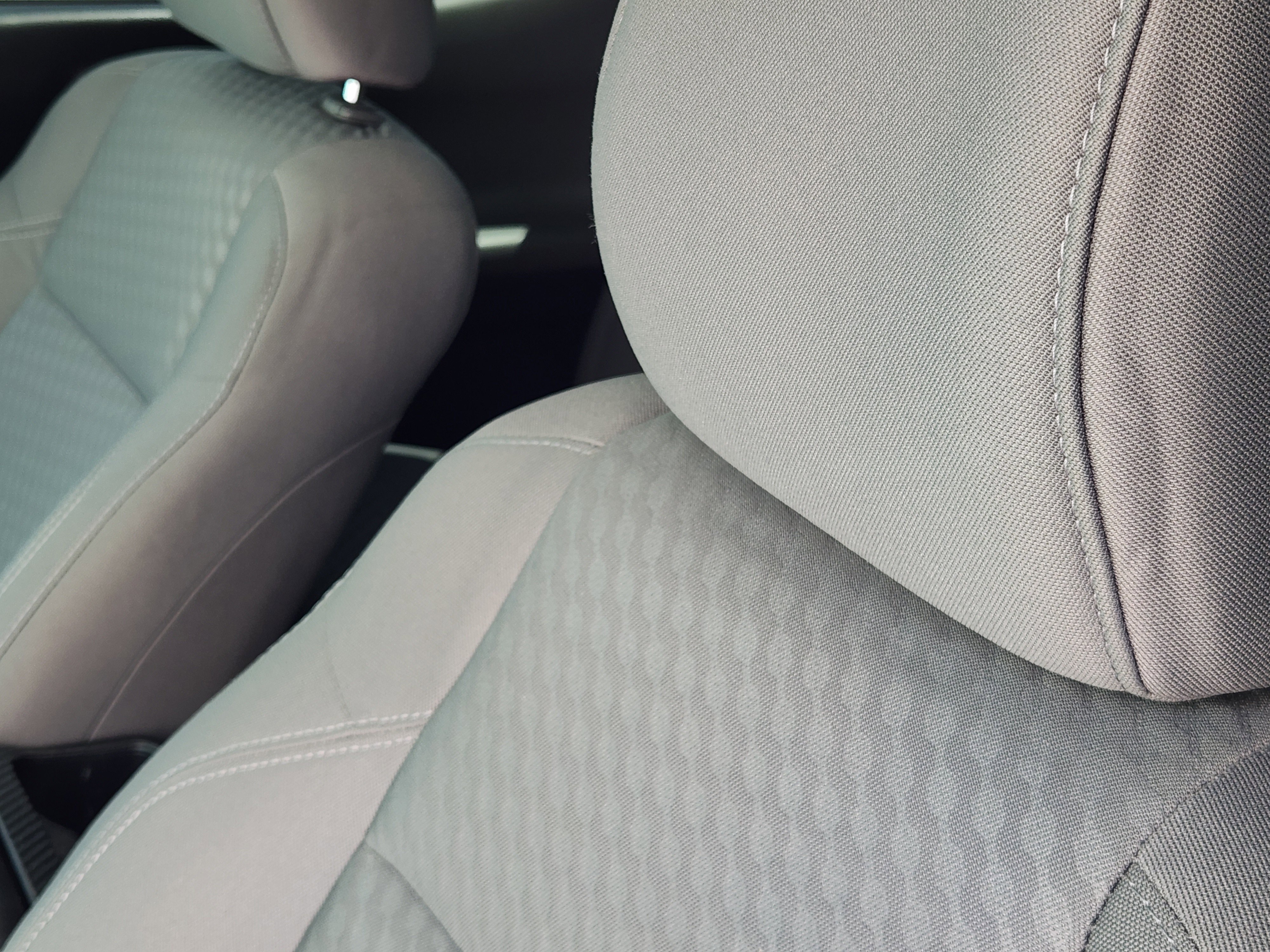 Used 2022 White Toyota SR5 image 18