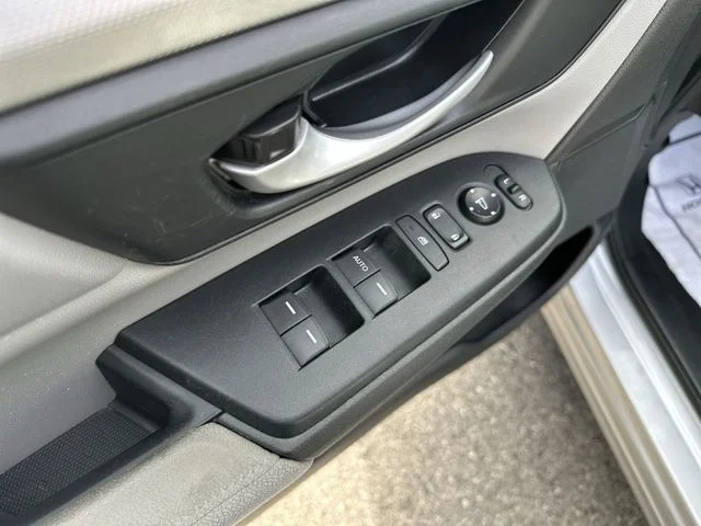 Certified Used 2018  Honda LX image 17