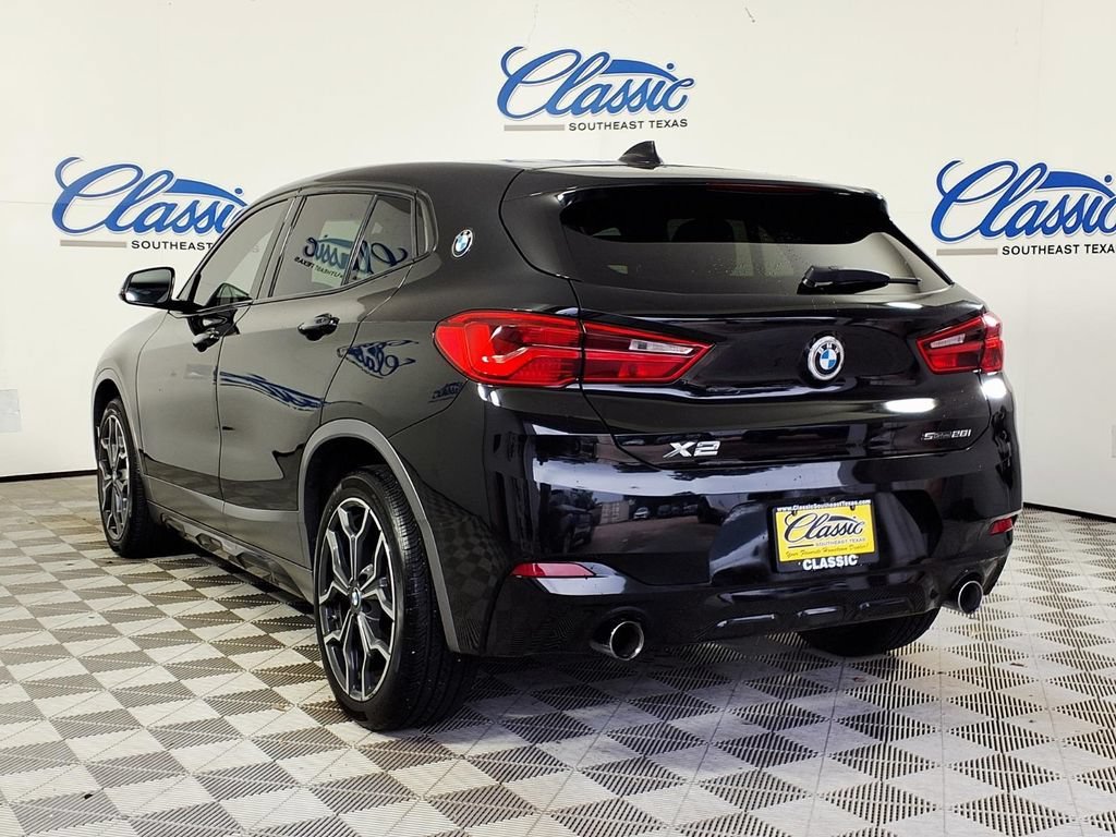 Used 2018 Black Sapphire Me BMW sDrive28i image 2