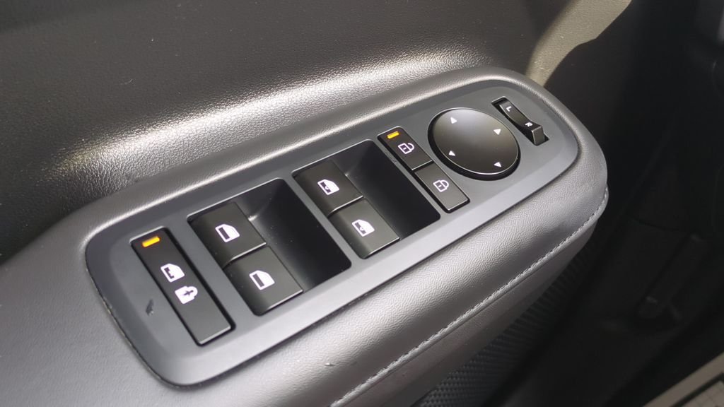 Used 2024 Silver Hyundai SEL image 19