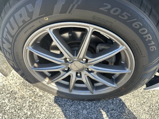 Used 2020 White Nissan S image 27