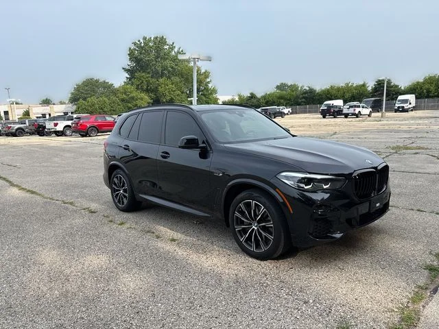Used 2022 Black Sapphire Metallic BMW xDrive45e image 14