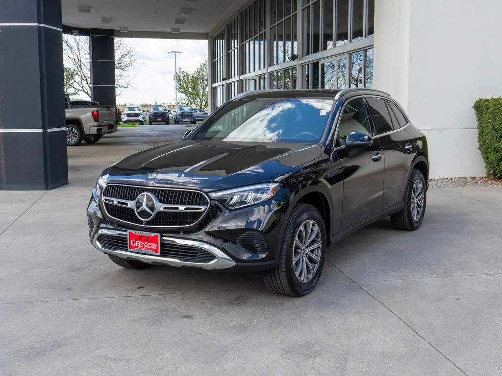 Used 2023 Black Mercedes-Benz GLC 300 image 3