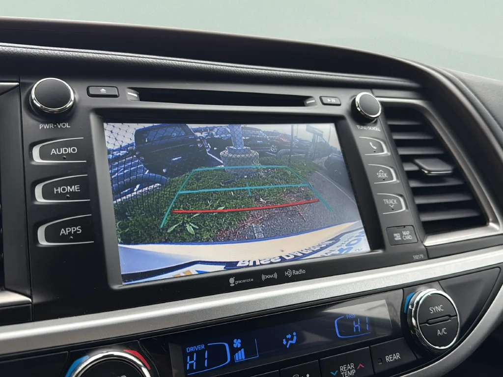 Used 2017 Blizzard Pearl Toyota XLE image 9