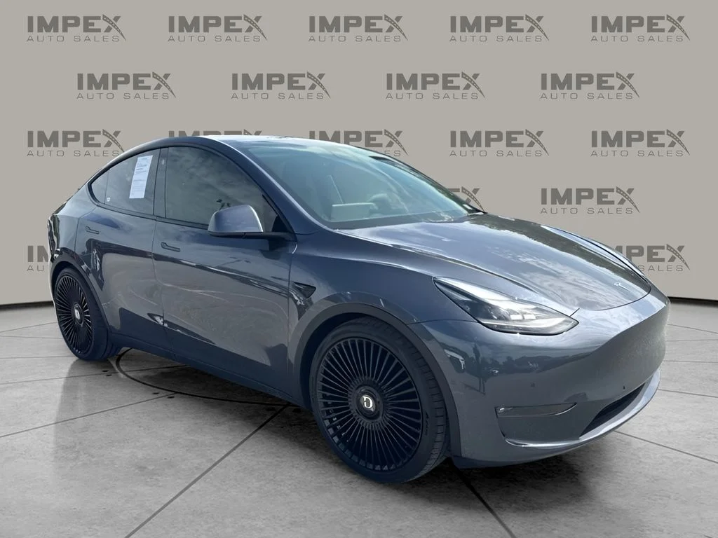 Used 2022 Gray Tesla Performance image 4