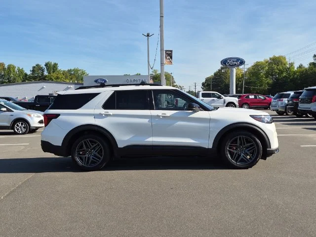Used 2025 White Ford ST image 14