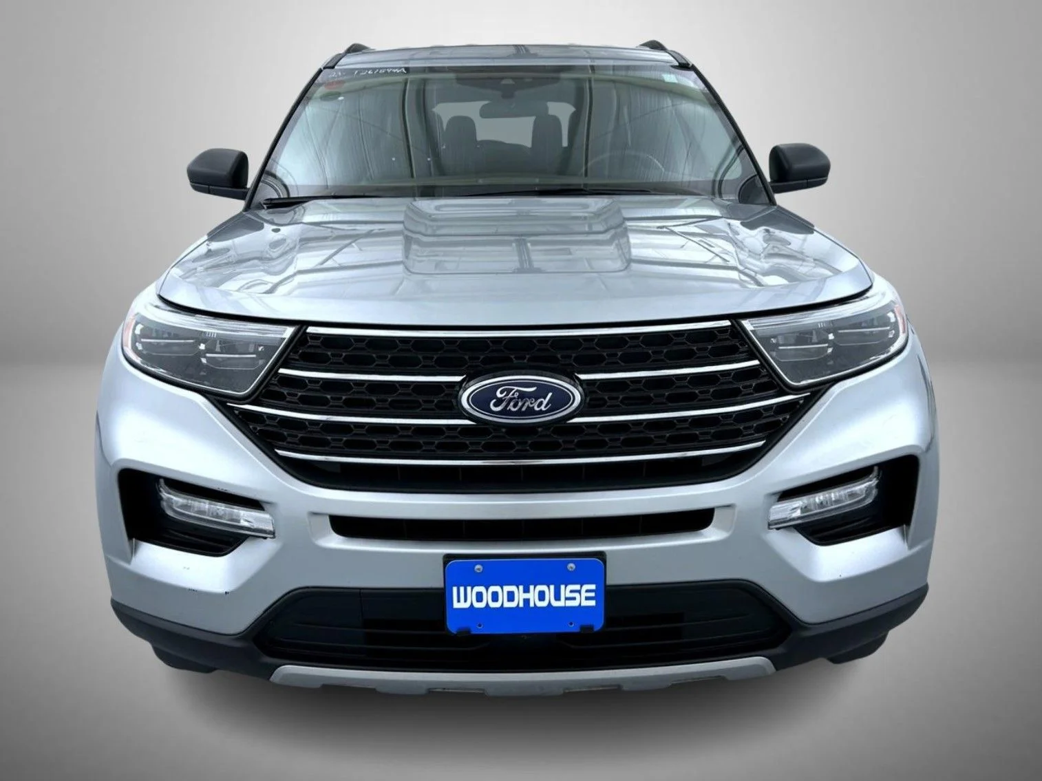Used 2023 Silver Ford XLT image 2