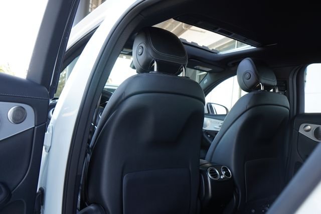 Certified Used 2023  Mercedes-Benz GLC 300 Coupe image 34