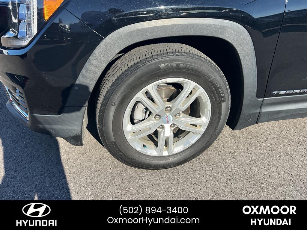 Used 2022 Ebony Twilight Metallic GMC SLE image 4