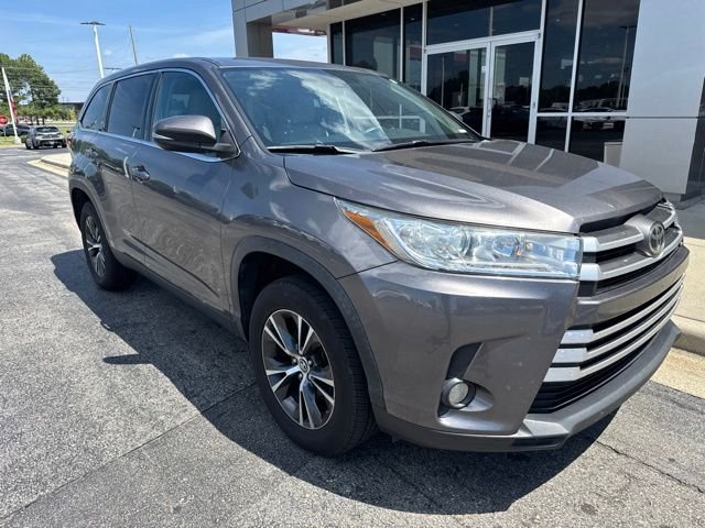 Used 2019 Gray Toyota LE Plus image 2