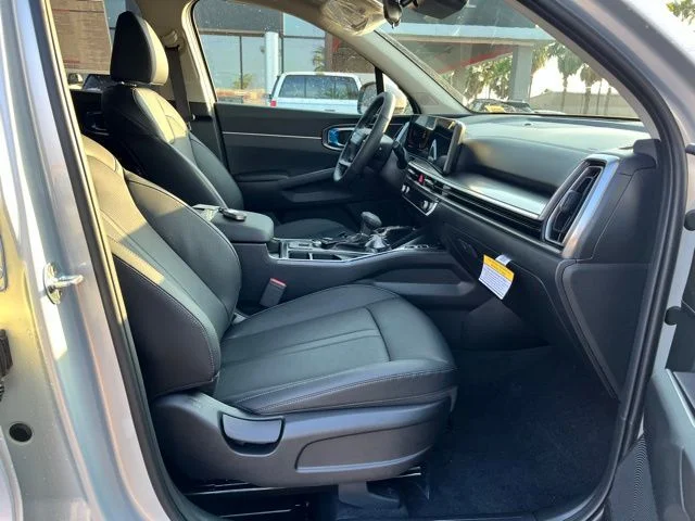 New 2026 White Kia S image 22