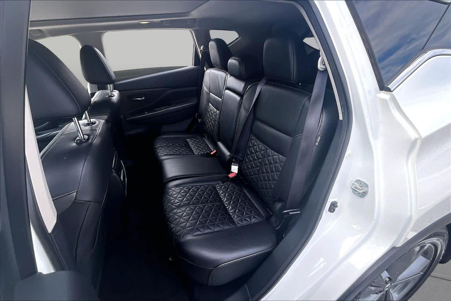 Used 2019 Pearl White Tricoat Nissan Platinum image 21