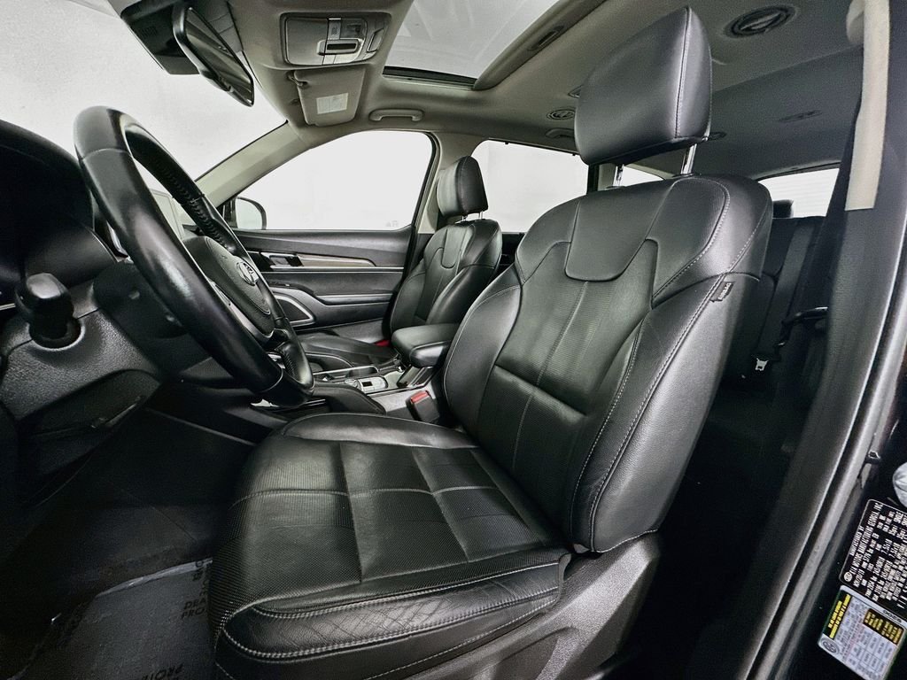 Used 2020 Ebony Black Kia EX image 23