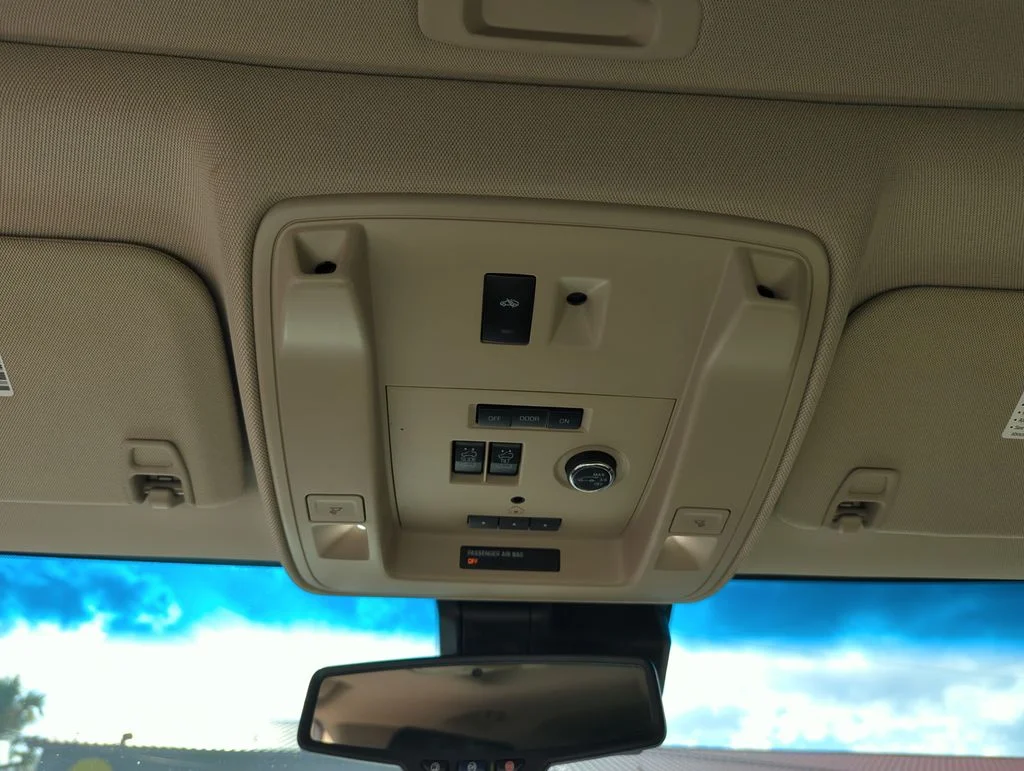 Used 2019 White GMC Denali image 26