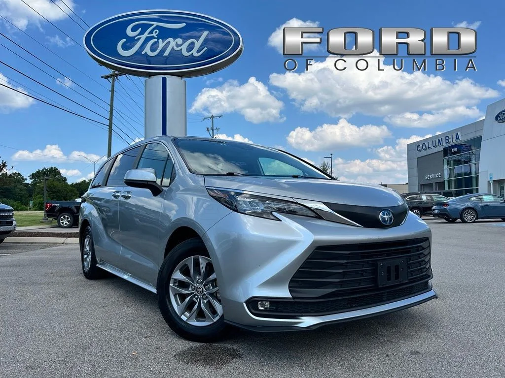 Used 2025 Silver Toyota XLE image 1