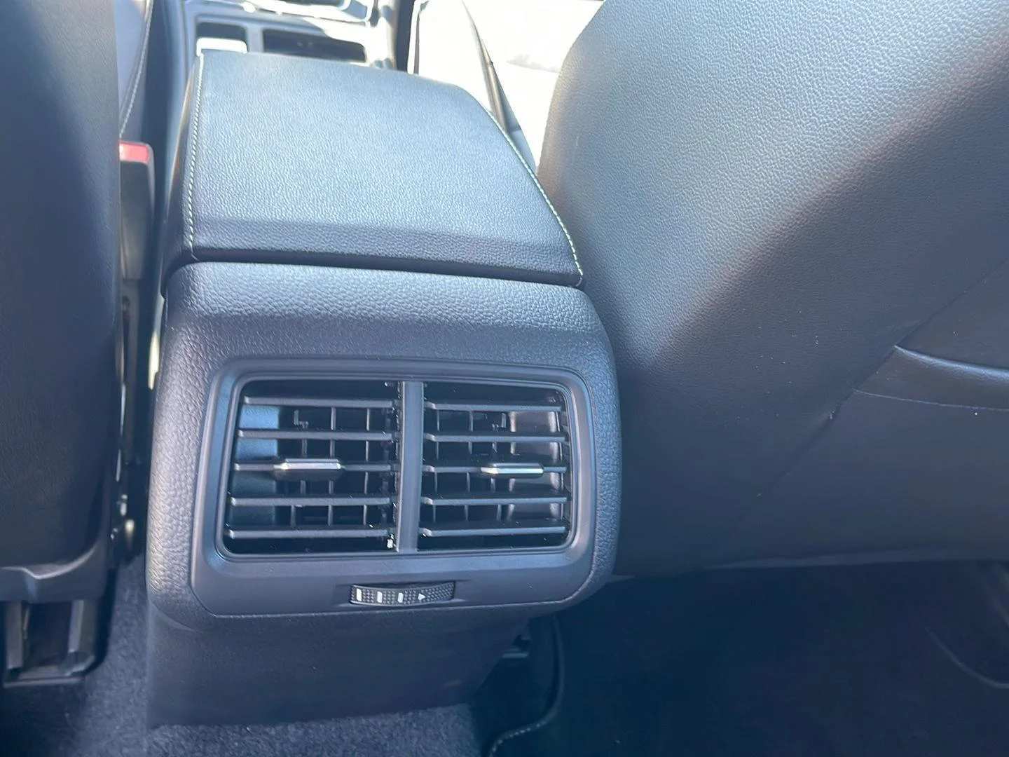 Used 2017  Volkswagen 4MOTION image 13