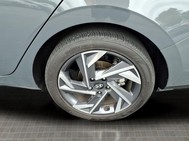 2024 Hyundai Elantra SEL - Photo 16