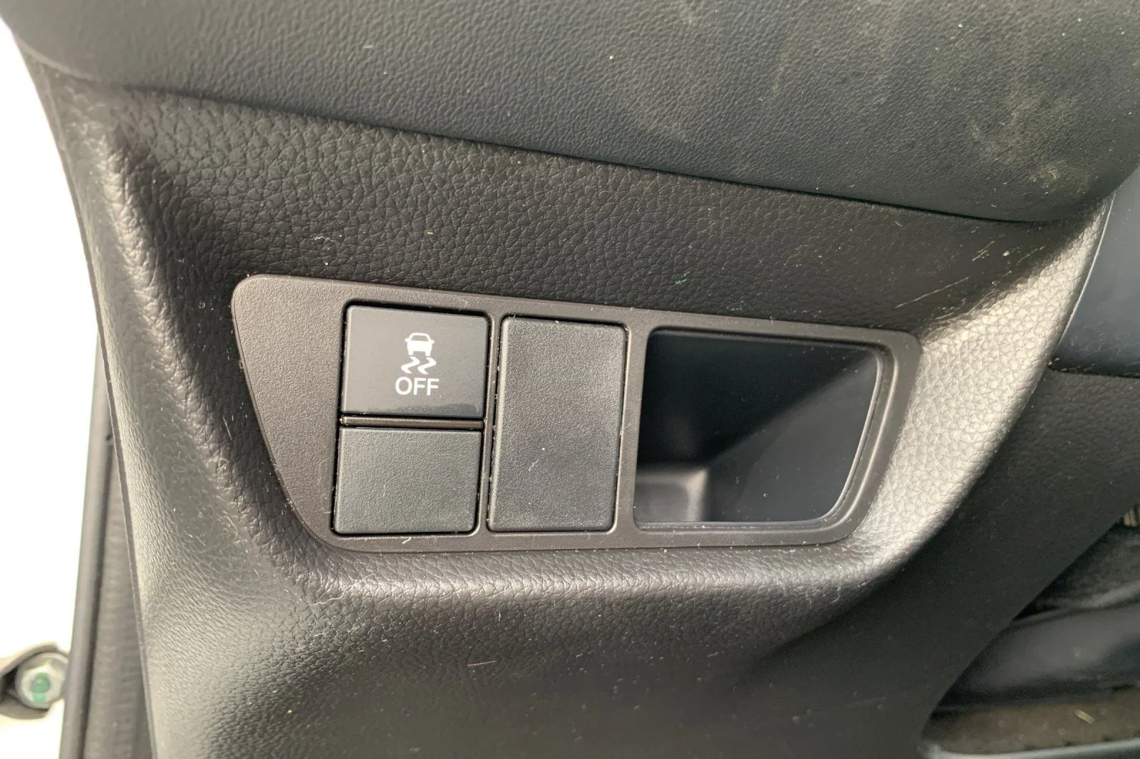 Certified Used 2024 White Honda LX image 33