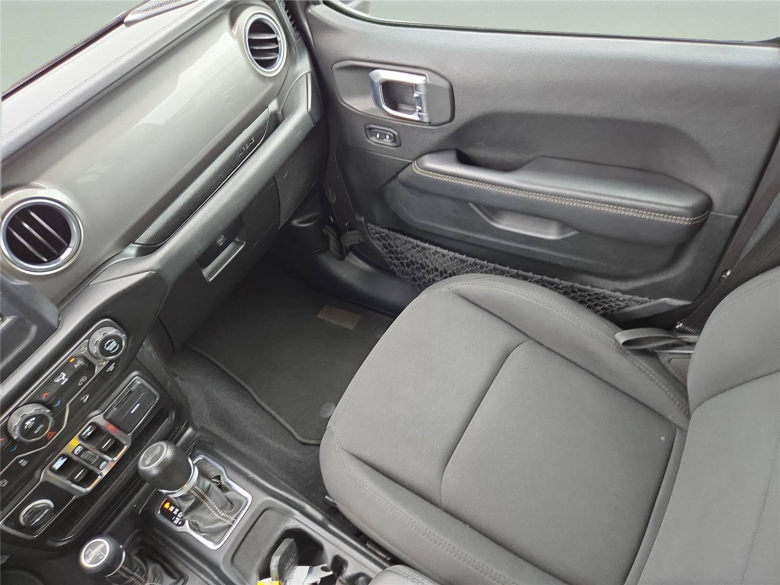 Used 2020 Gray Jeep Sahara image 15