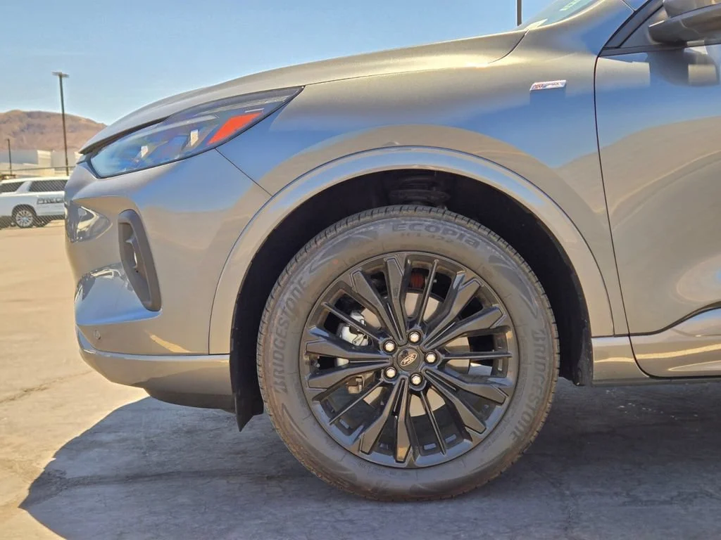 Used 2025 Carbonized Gray M Ford ST-Line Elite image 3