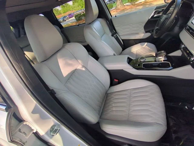 Used 2025 White Mitsubishi SEL image 38