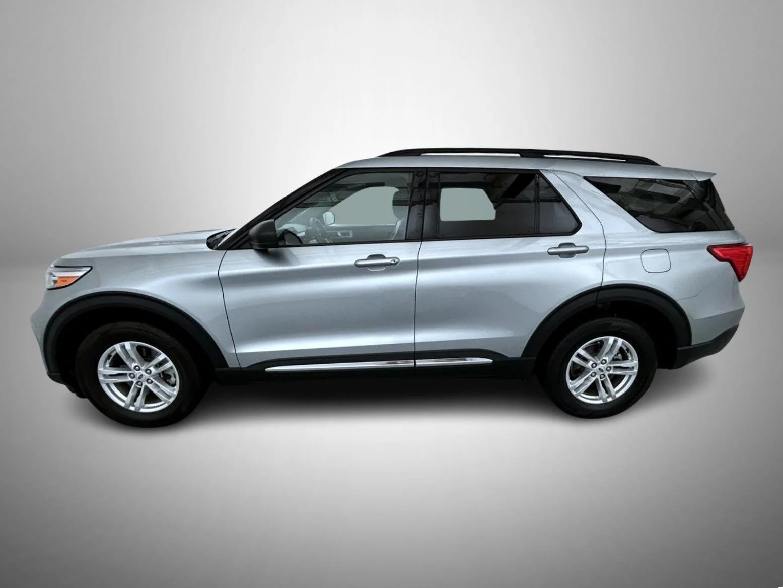 Used 2023 Silver Ford XLT image 8