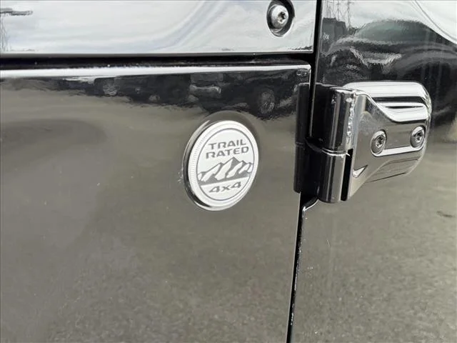 Used 2020 Black Clearcoat Jeep Sport S image 24
