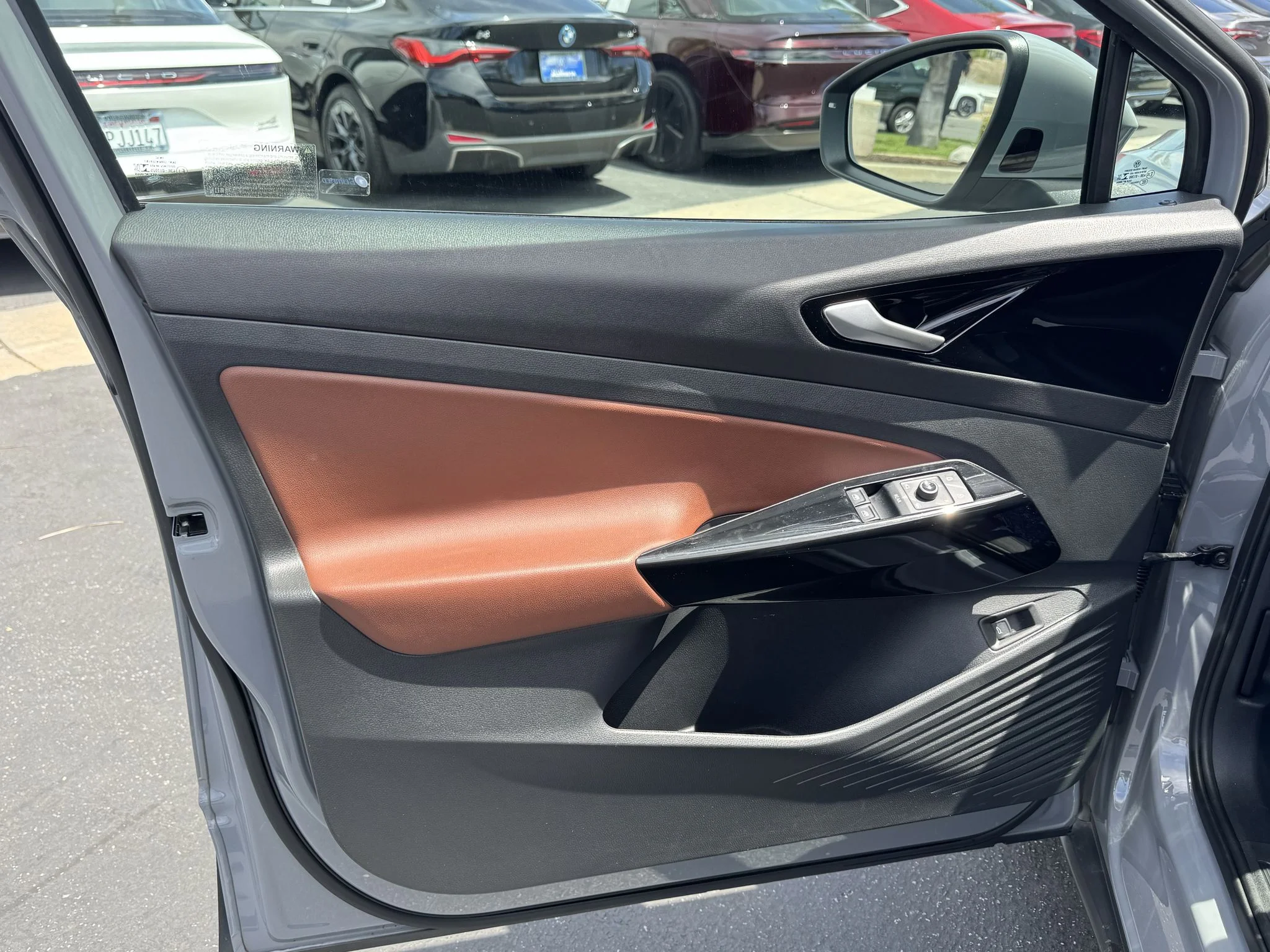 Used 2021 Black Roof Volkswagen Pro S w/ Gradient Pkg image 11