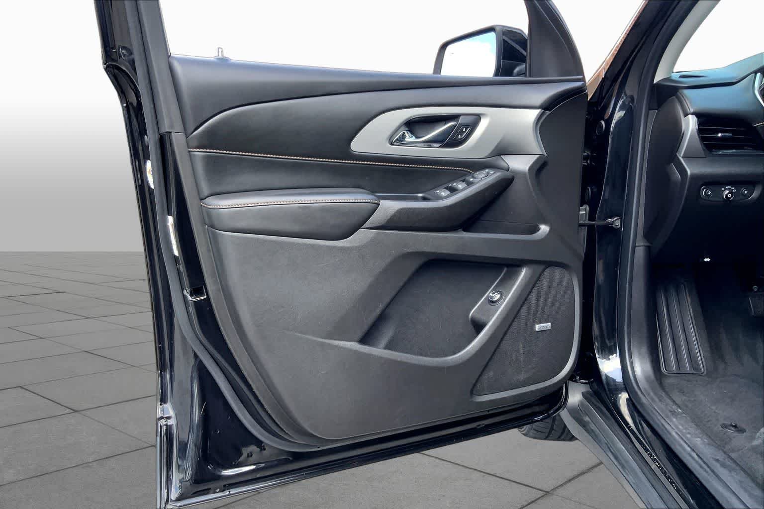 Used 2021 Mosaic Black Metallic Chevrolet LT Leather image 21