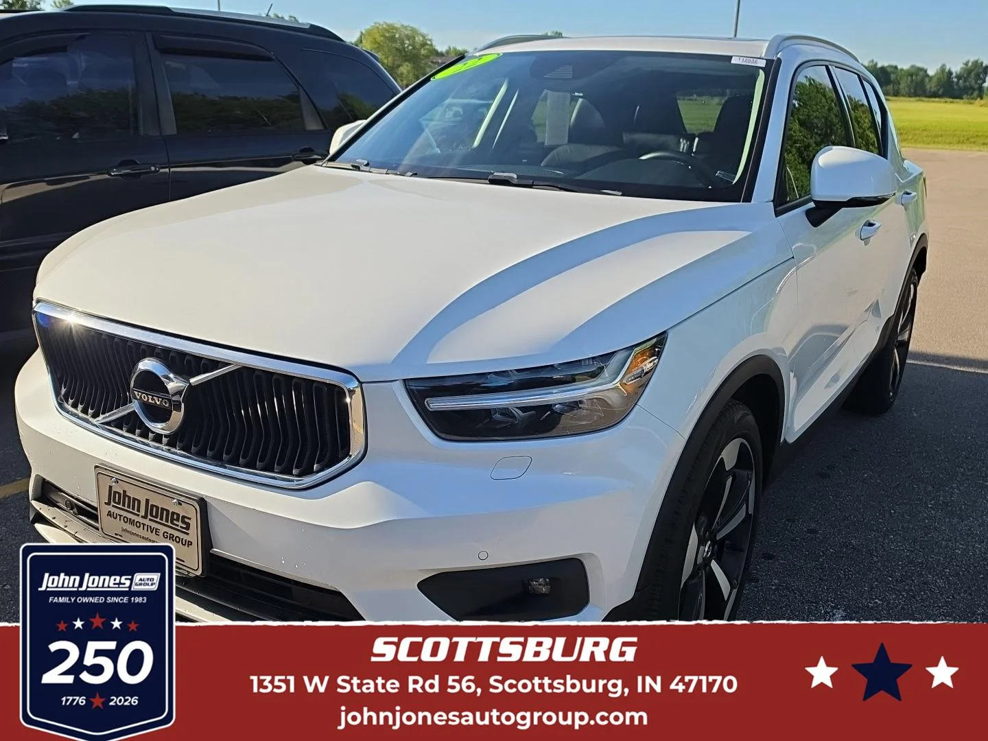 Used 2022 Crystal White Metallic Volvo Momentum image 1