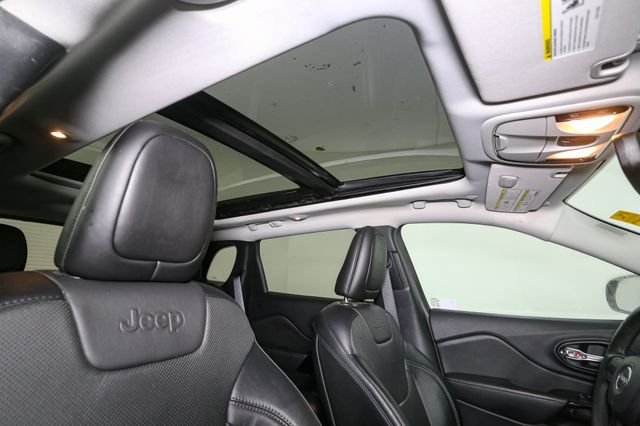 Used 2023 Black Jeep Altitude image 17
