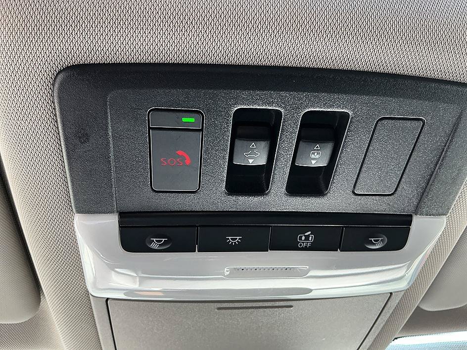 Used 2023 Gun Metallic Nissan SL image 23