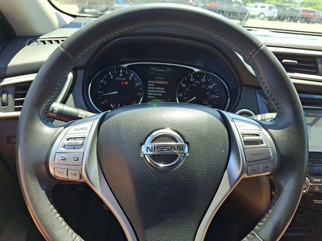 Used 2015 Gray Nissan SL image 21