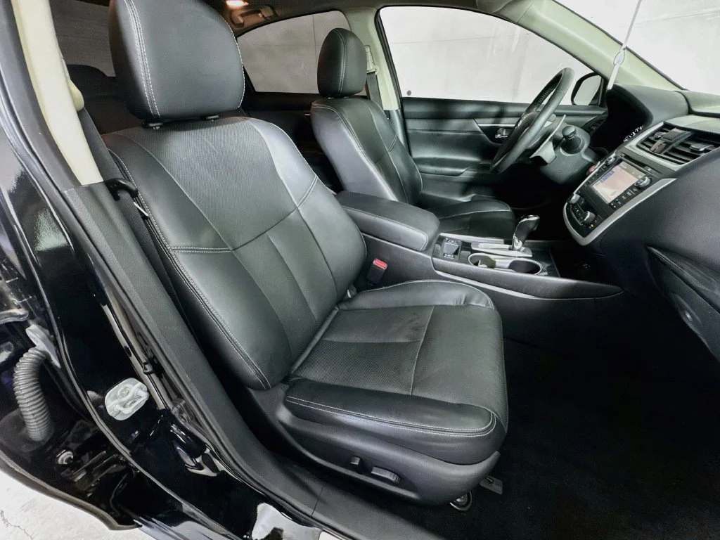 Used 2016 Black Nissan 3.5 SL image 35
