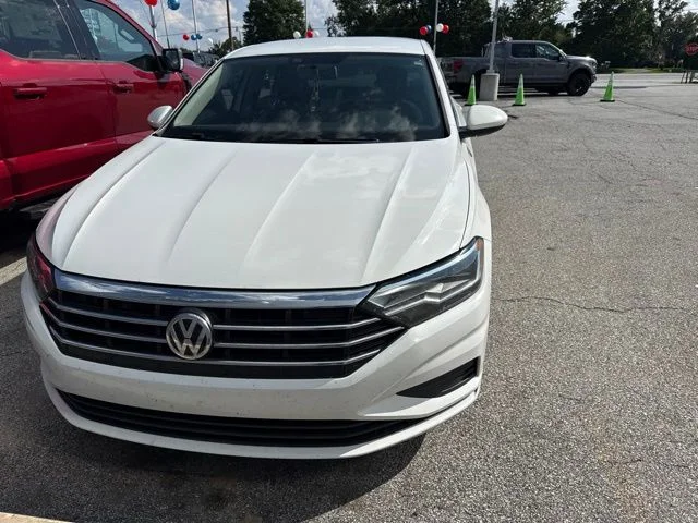 Used 2019 White Volkswagen 1.4T S image 1