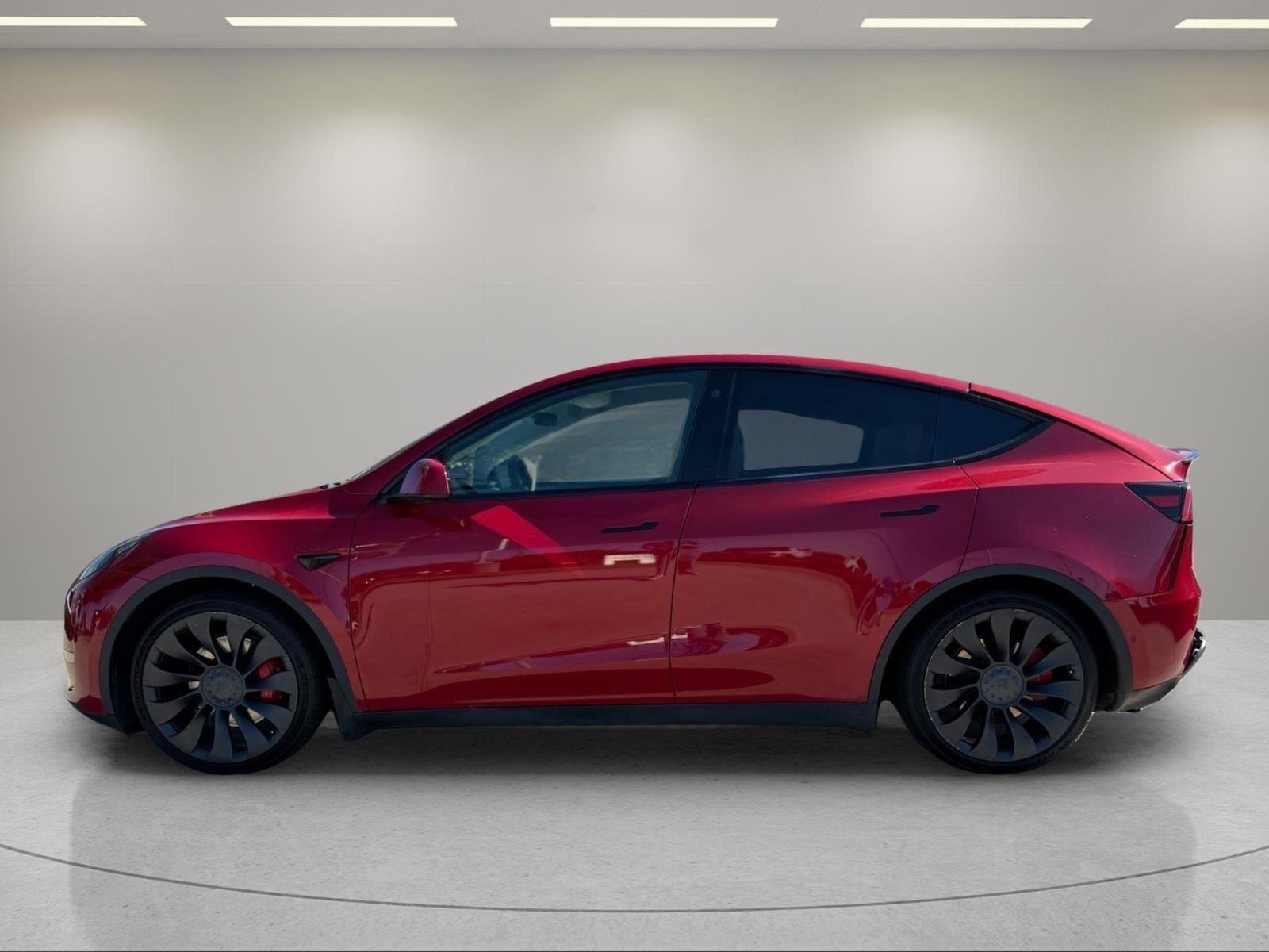 Used 2022  Tesla Performance image 8