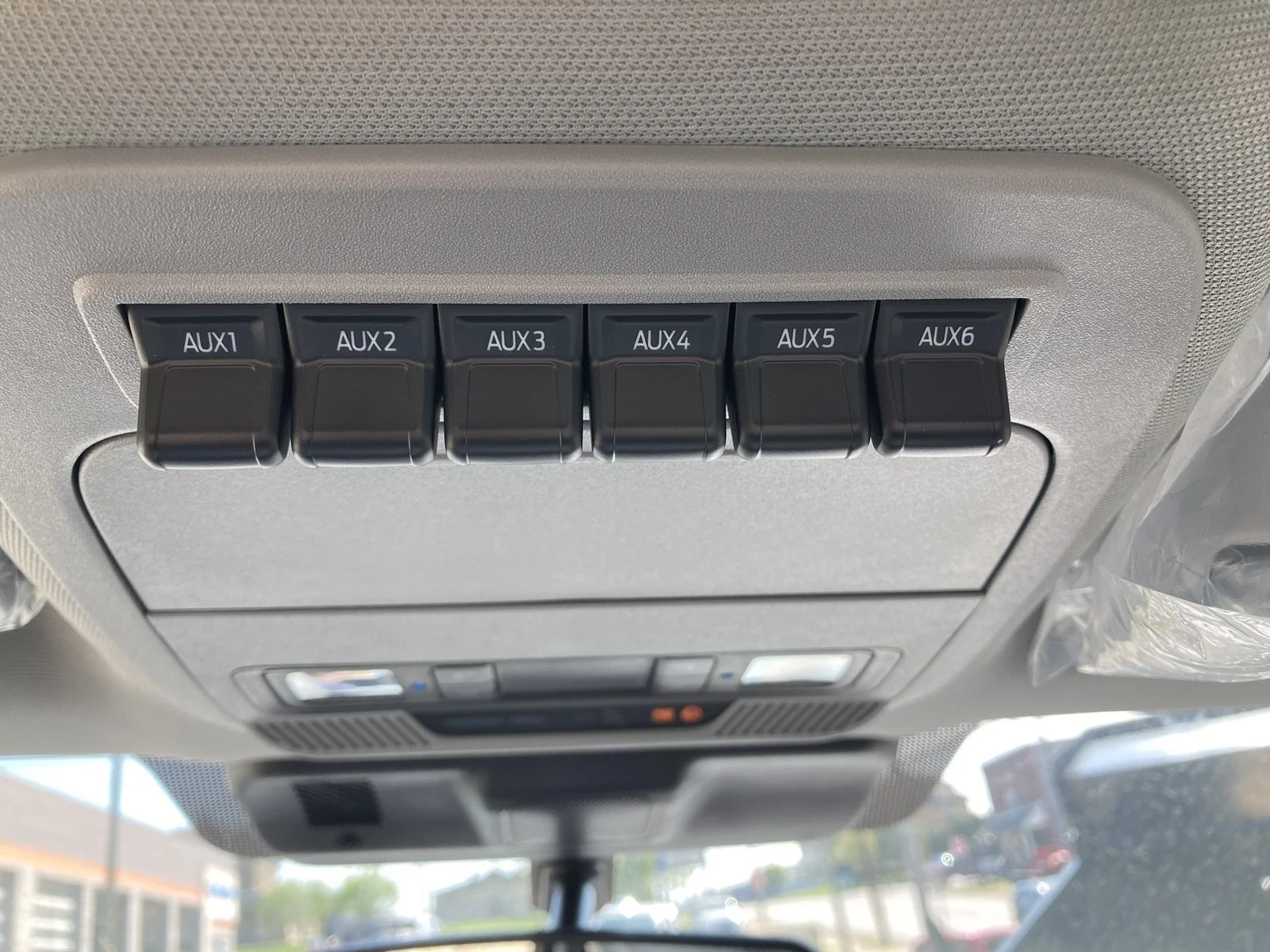 New 2026 Oxford White Ford F-600® XL image 21